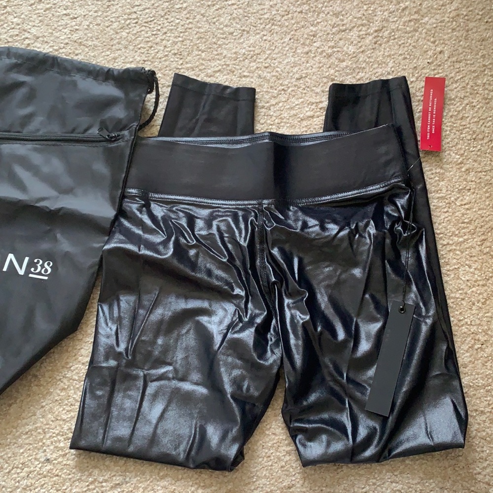 NWT Carbon 38 Takara Shine 7/8 leggings